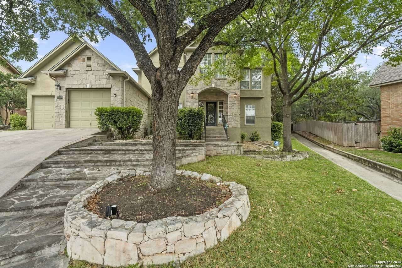 2607 Caravan Cir - Photo 3 of 50