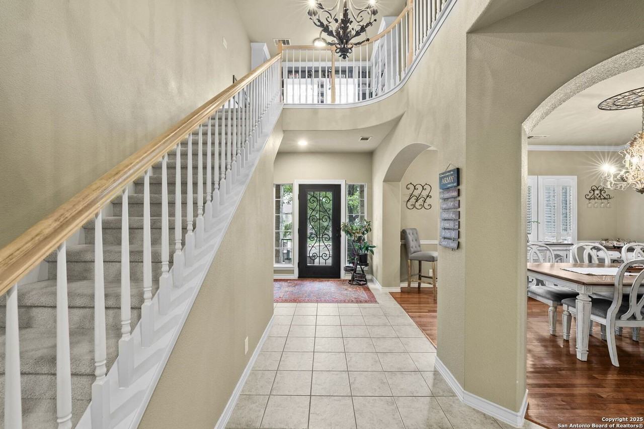 2607 Caravan Cir - Photo 6 of 50