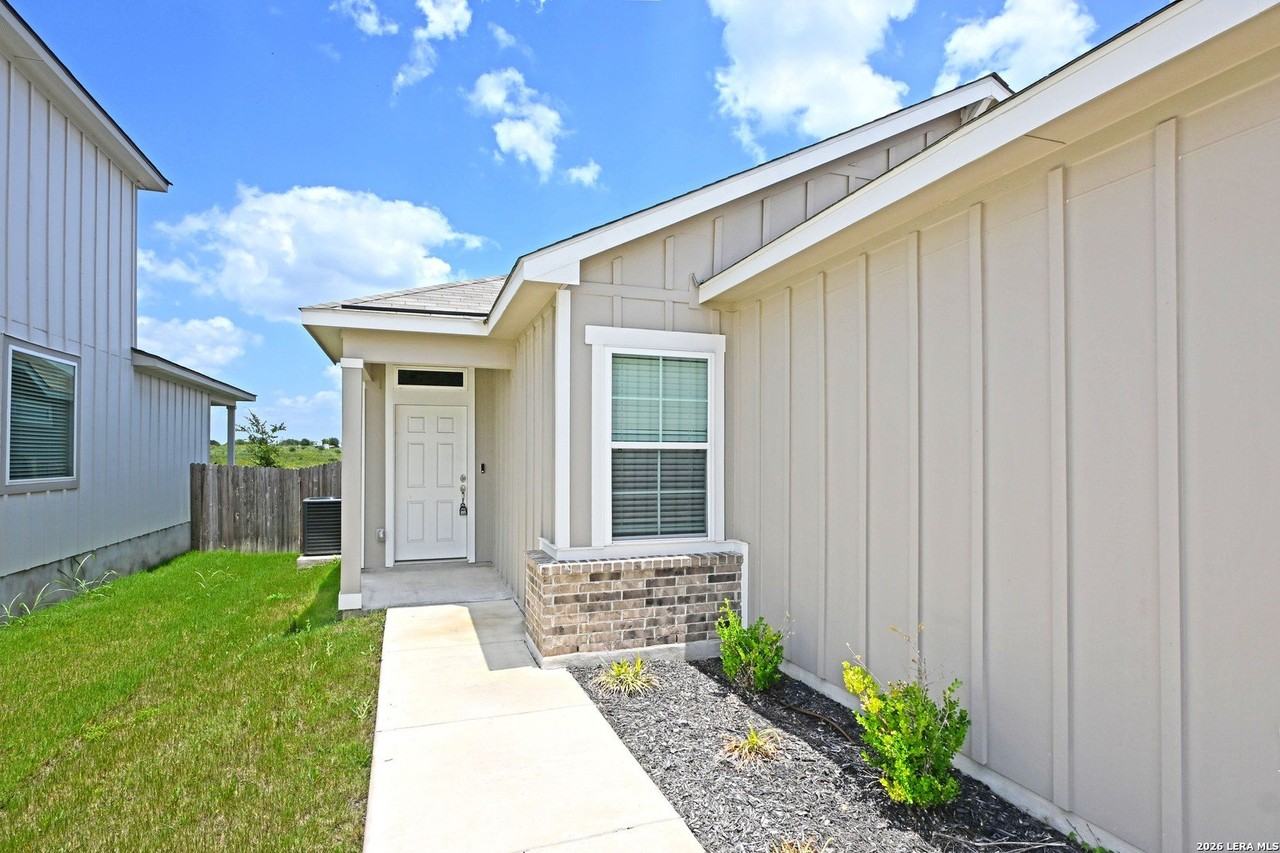 2943 Angelou St - Photo 2 of 24