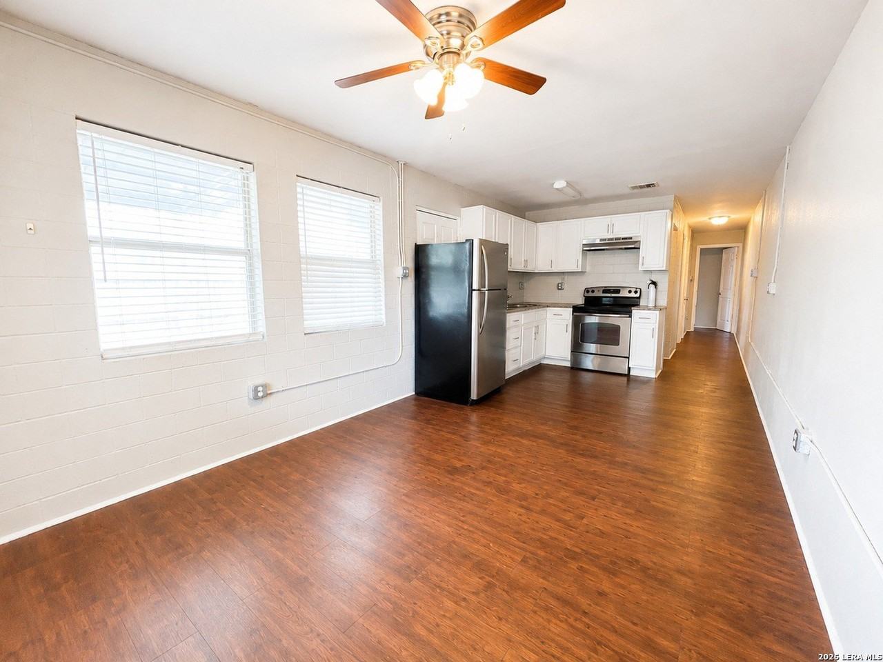 1536 W Hollywood Ave #1536 - Photo 2 of 14
