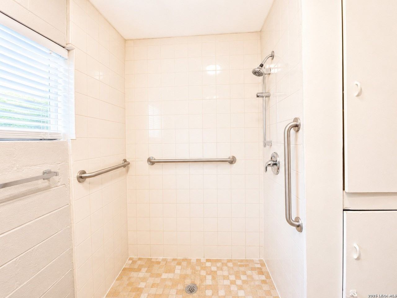 1536 W Hollywood Ave #1536 - Photo 7 of 14