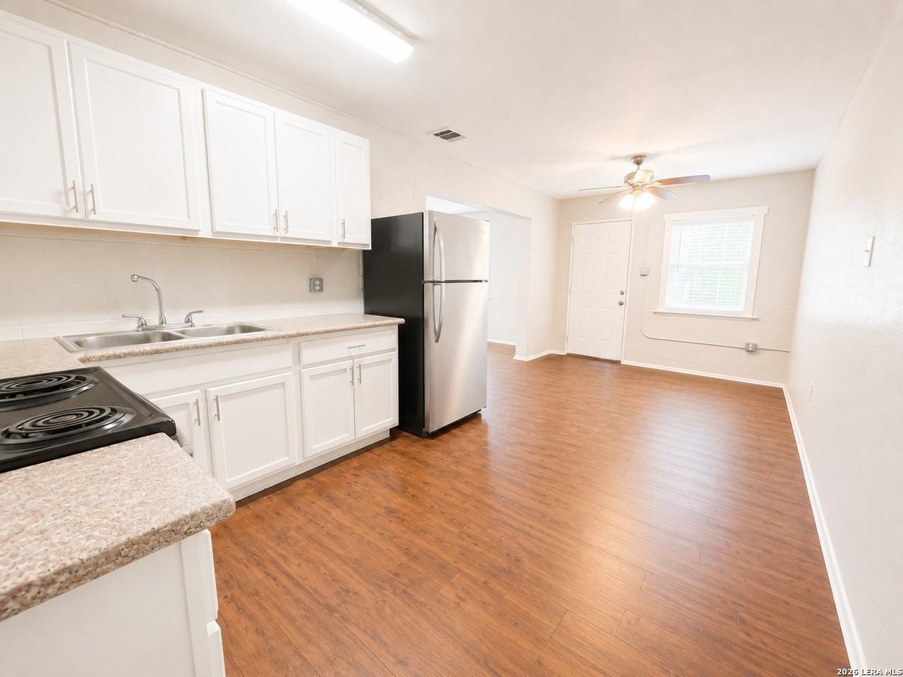 1536 W Hollywood Ave #1538 - Photo 4 of 14