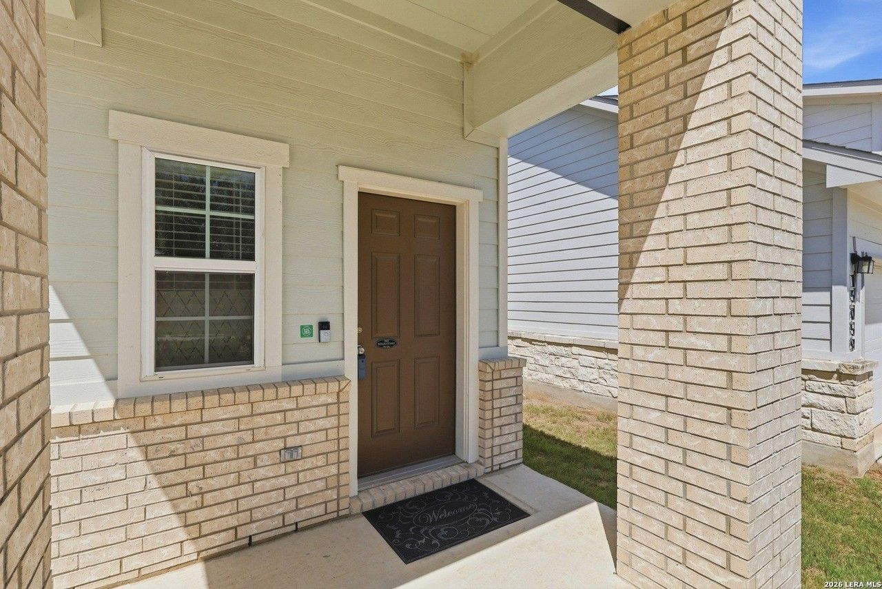 15055 Summer Lynn Pl - Photo 2 of 32