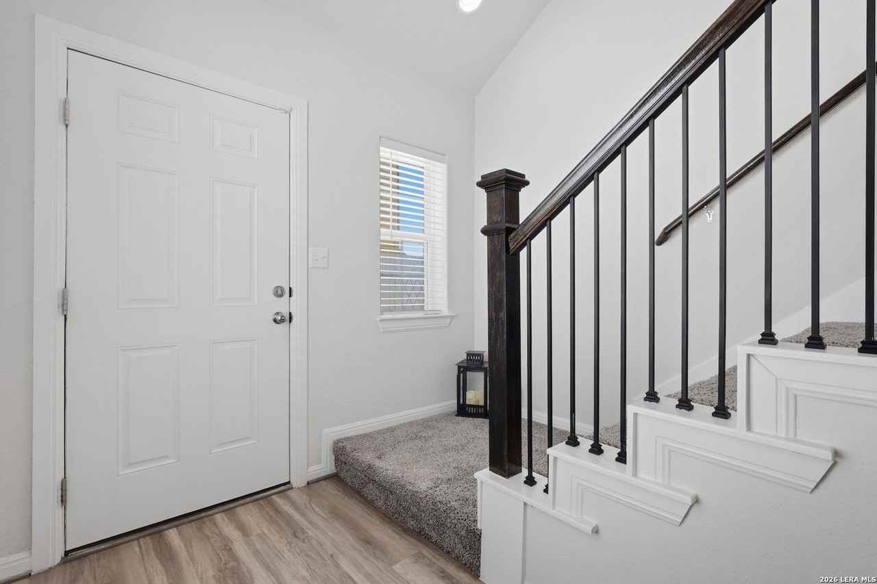 15055 Summer Lynn Pl - Photo 4 of 32