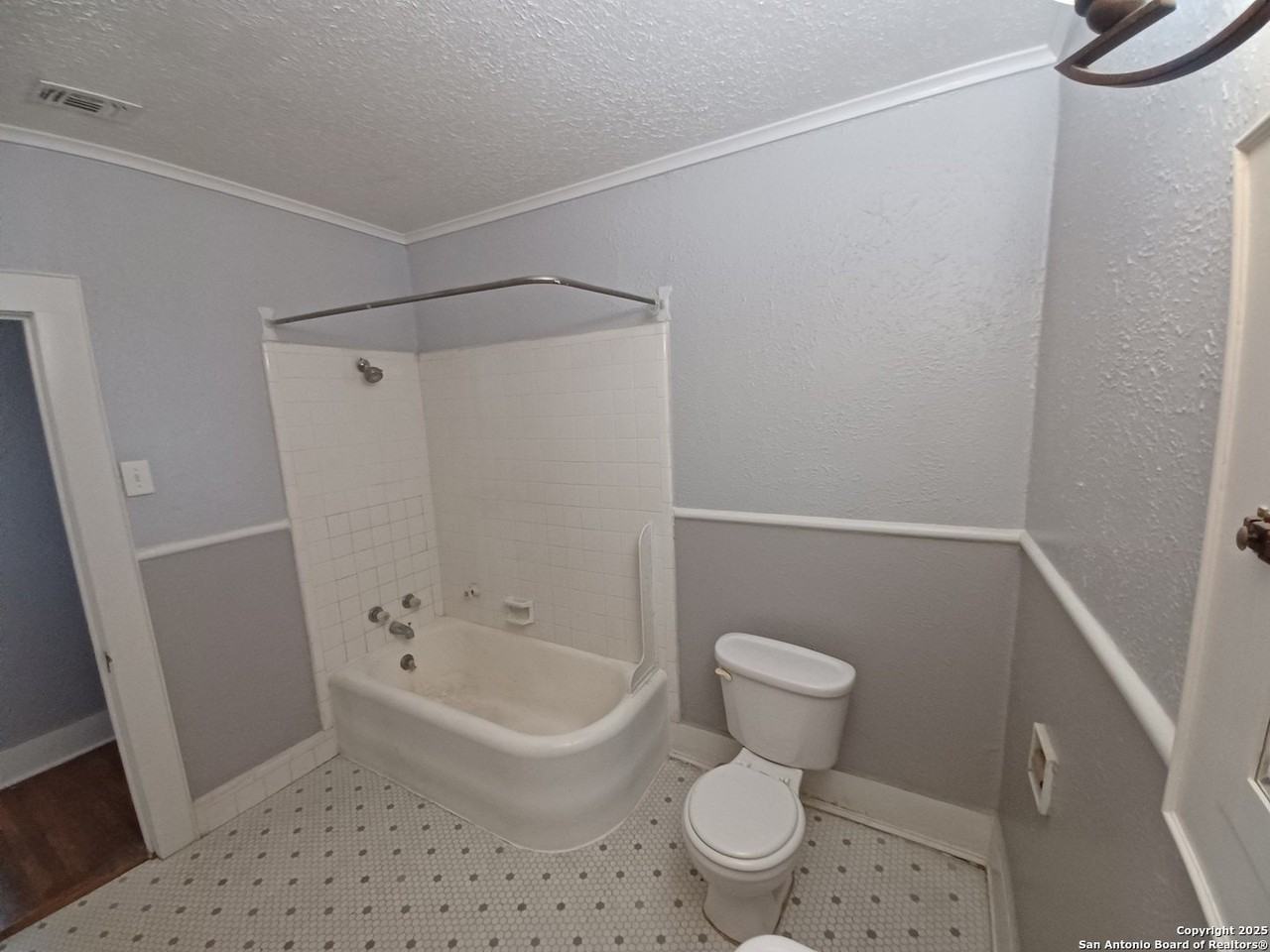 214 Funston Pl #3 - Photo 7 of 17