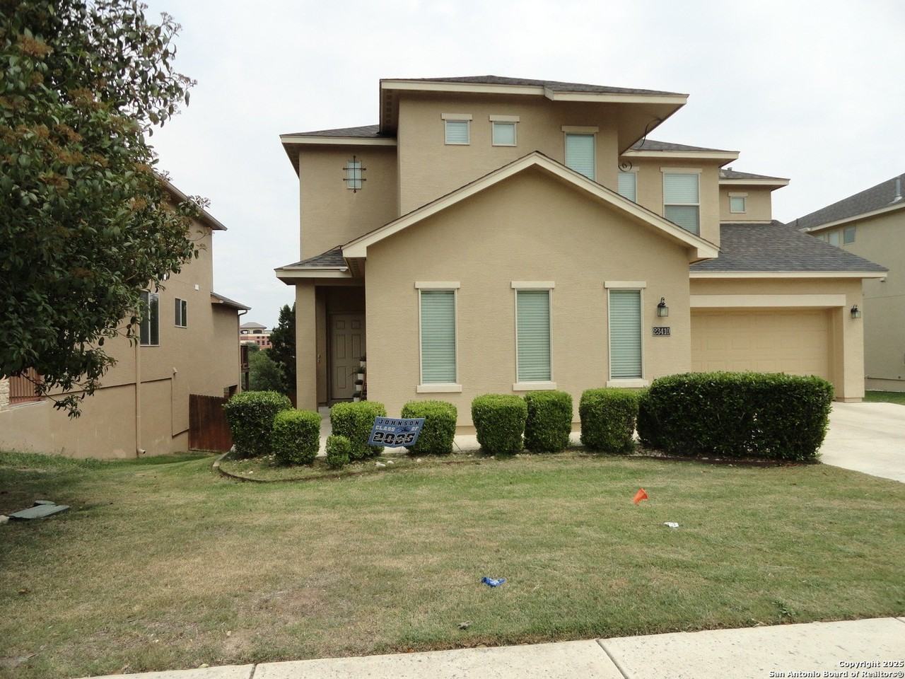 23410 Woodlawn Rdg - Photo 2 of 30