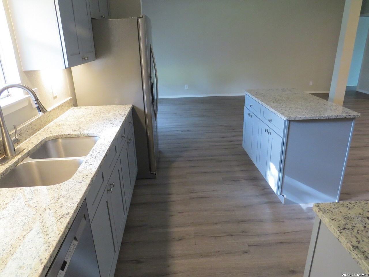7410 Castle Crown - Photo 7 of 21