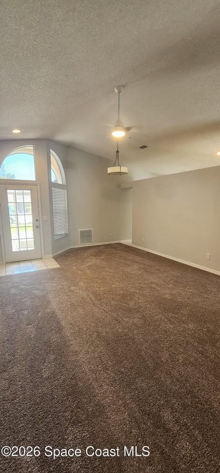 8043 Bracken Ln - Photo 5 of 30