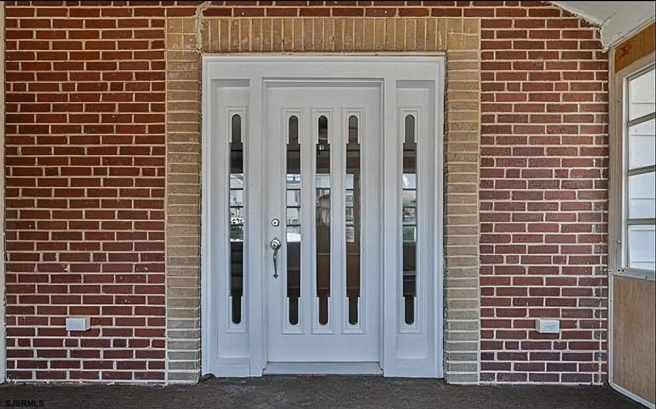 126 N Harvard Ave - Photo 4 of 20