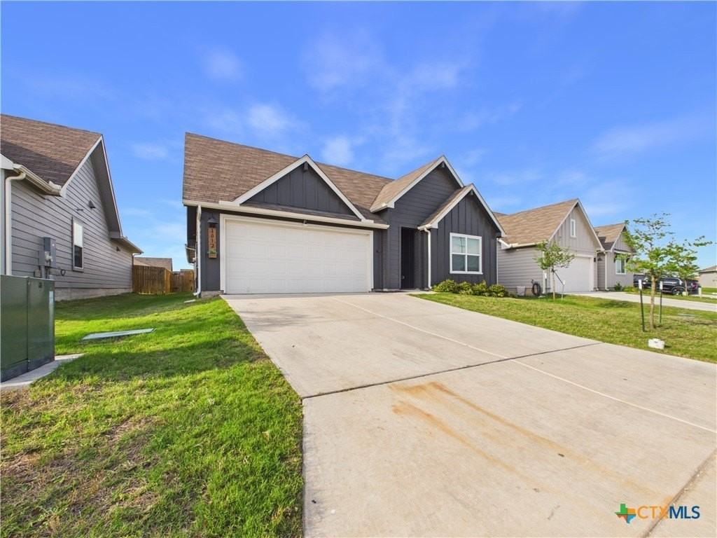 1012 Betsy Dr - Photo 2 of 27