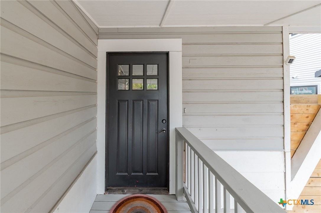 2404 Oak Crest Ave - Photo 3 of 30