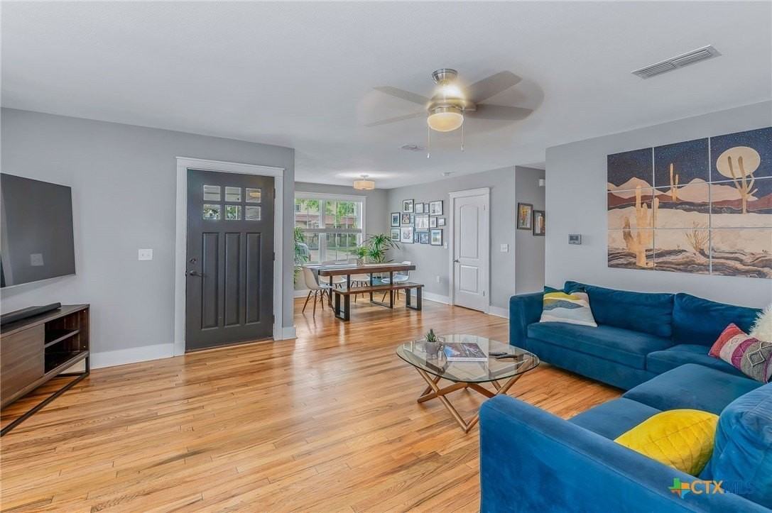 2404 Oak Crest Ave - Photo 7 of 30