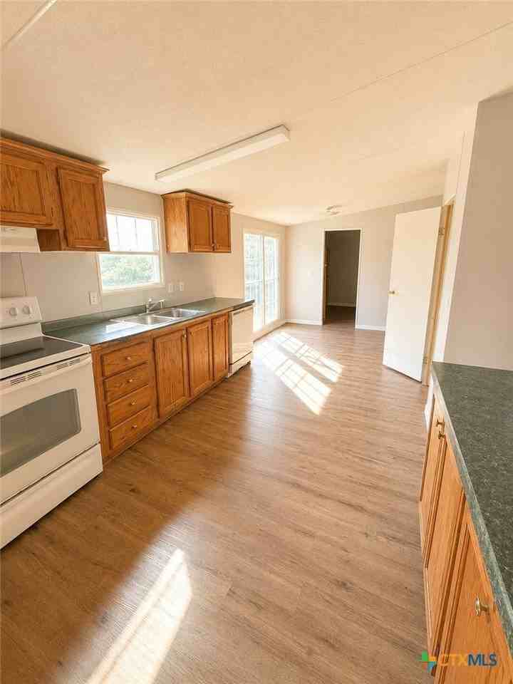 156 Sonnyland Dr - Photo 4 of 12