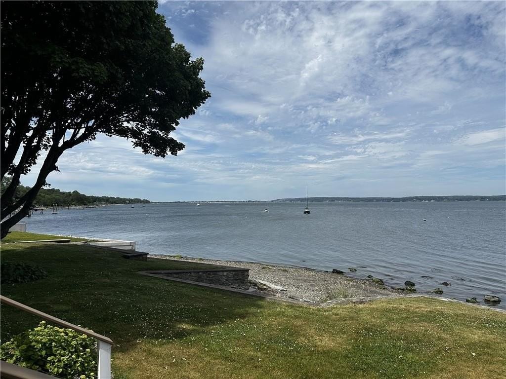 25 Bayside Ave - Photo 4 of 12