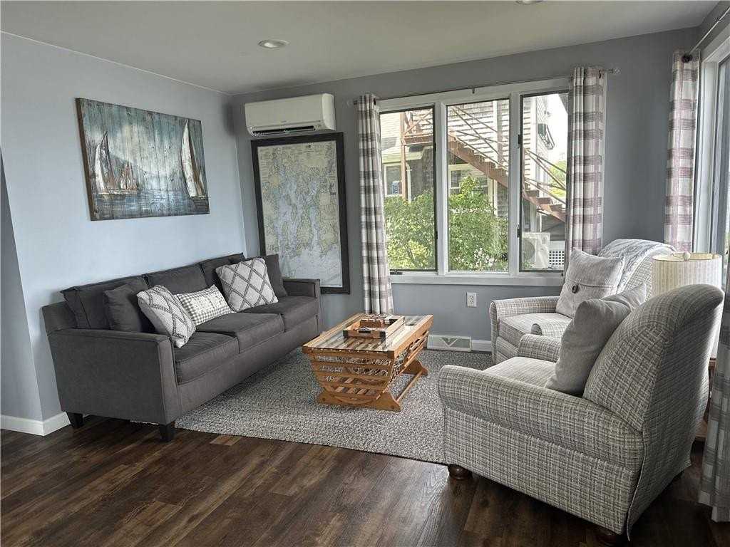 25 Bayside Ave - Photo 5 of 12