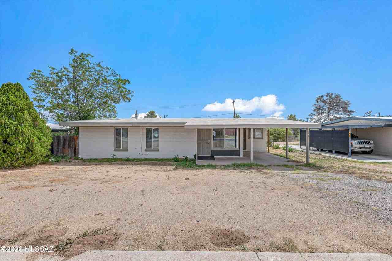 227 S Avenue B - Photo 2 of 26