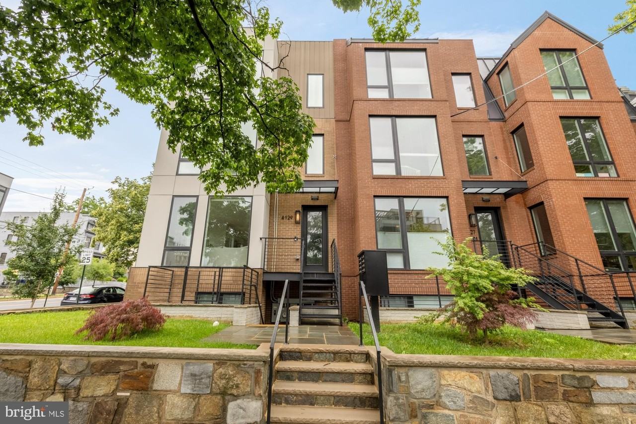 4129 8th St Nw #1 - Photo 4 of 46