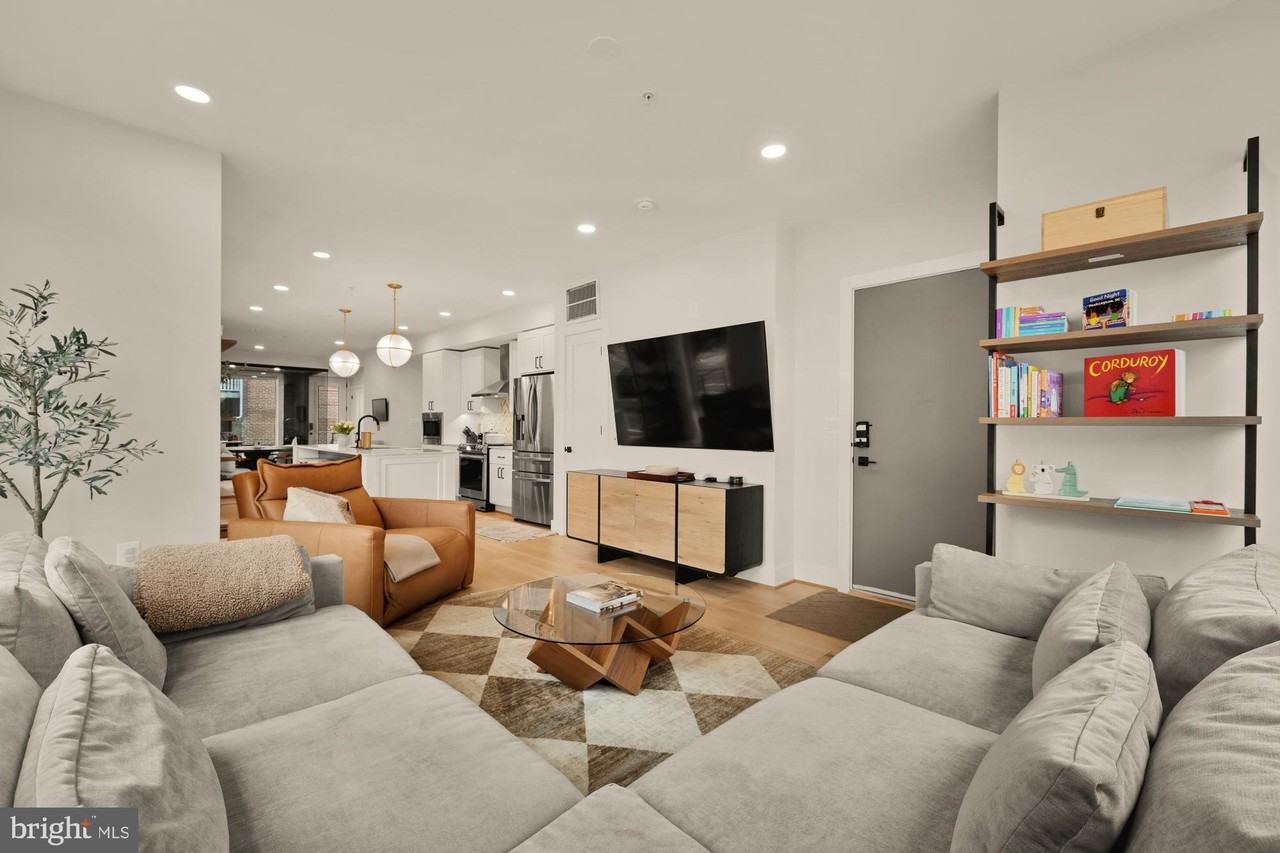 4129 8th St Nw #1 - Photo 7 of 46