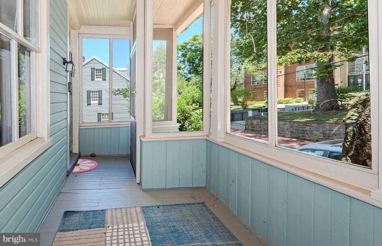 179 Green St - Photo 5 of 50