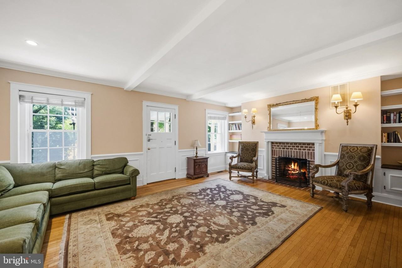 214 E University Pkwy - Photo 4 of 50