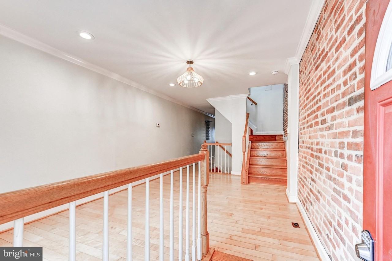 145 N Streeper St - Photo 4 of 24