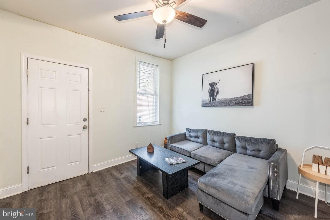 204 N Port St - Photo 4 of 19