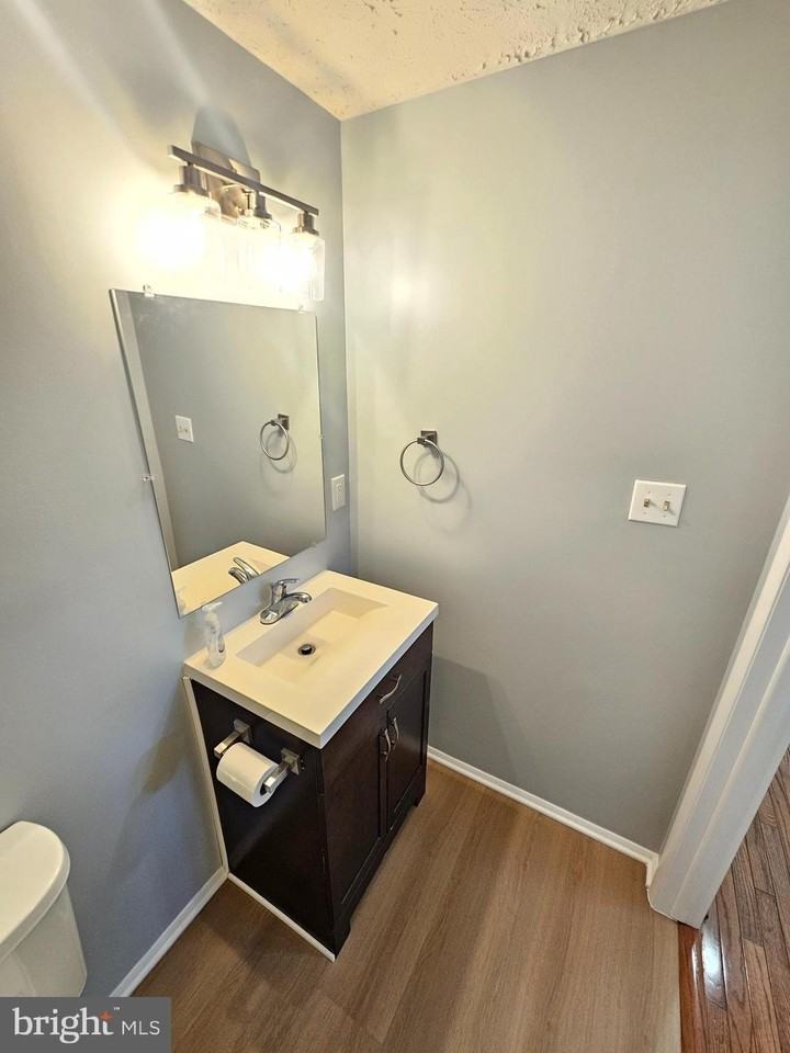 17021 Moss Side Ln - Photo 5 of 50
