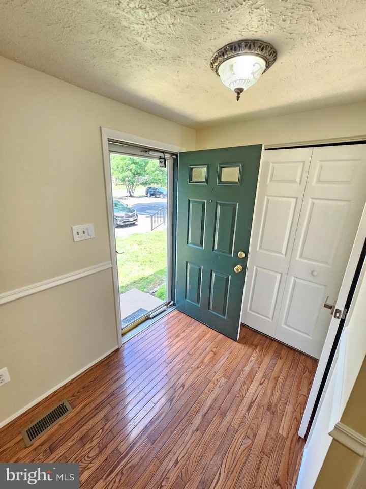 17021 Moss Side Ln - Photo 6 of 50