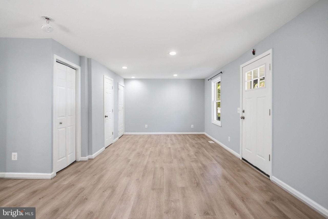 26 Post Office Ave - Photo 6 of 30
