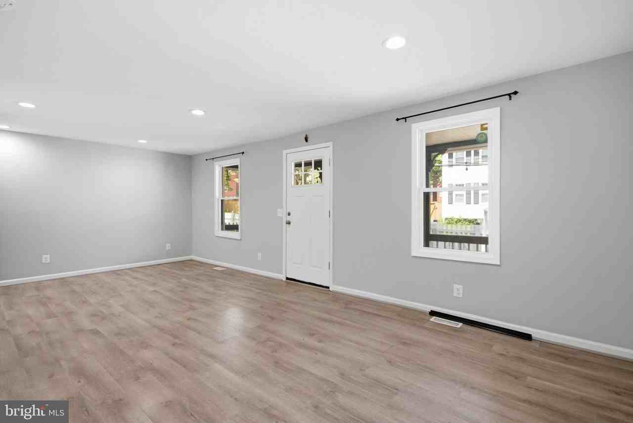 26 Post Office Ave - Photo 7 of 30