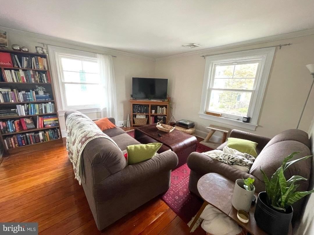 45 Wiggins St #B - Photo 3 of 15