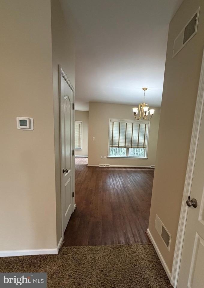 6312 Creekbend Dr - Photo 4 of 18
