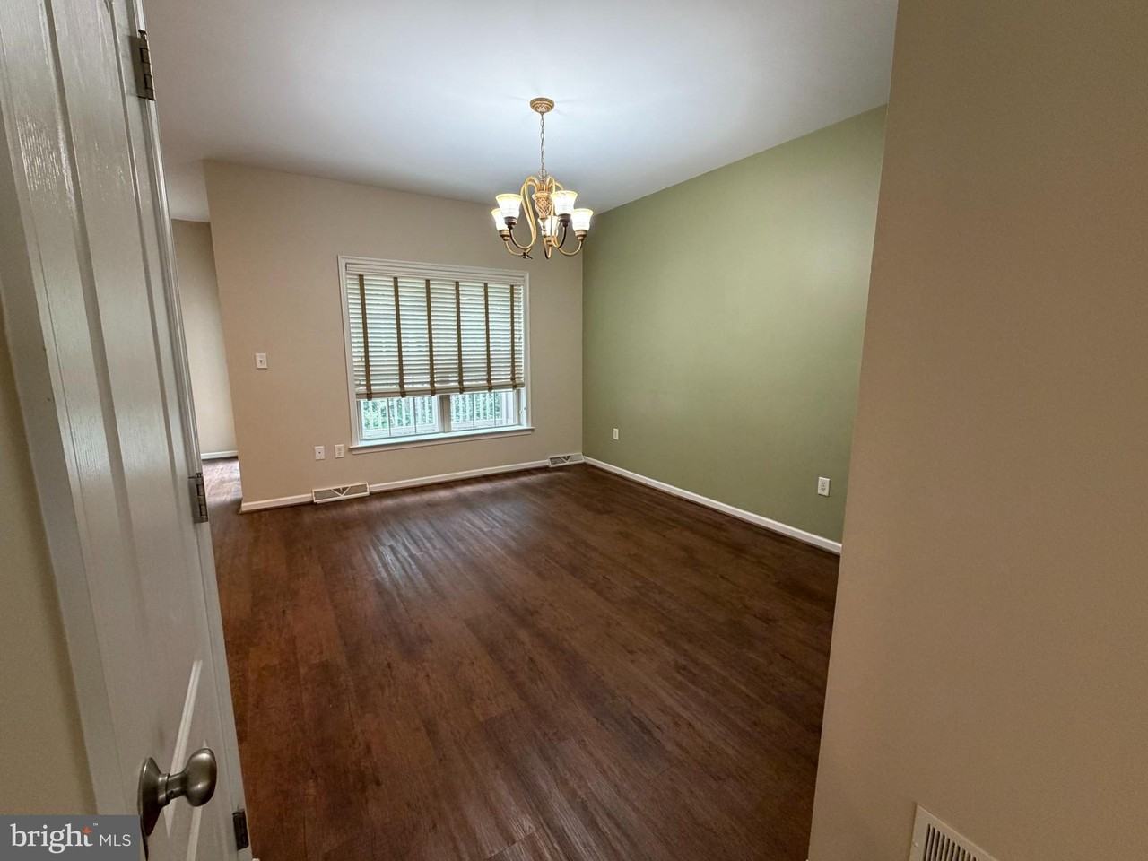 6312 Creekbend Dr - Photo 5 of 18