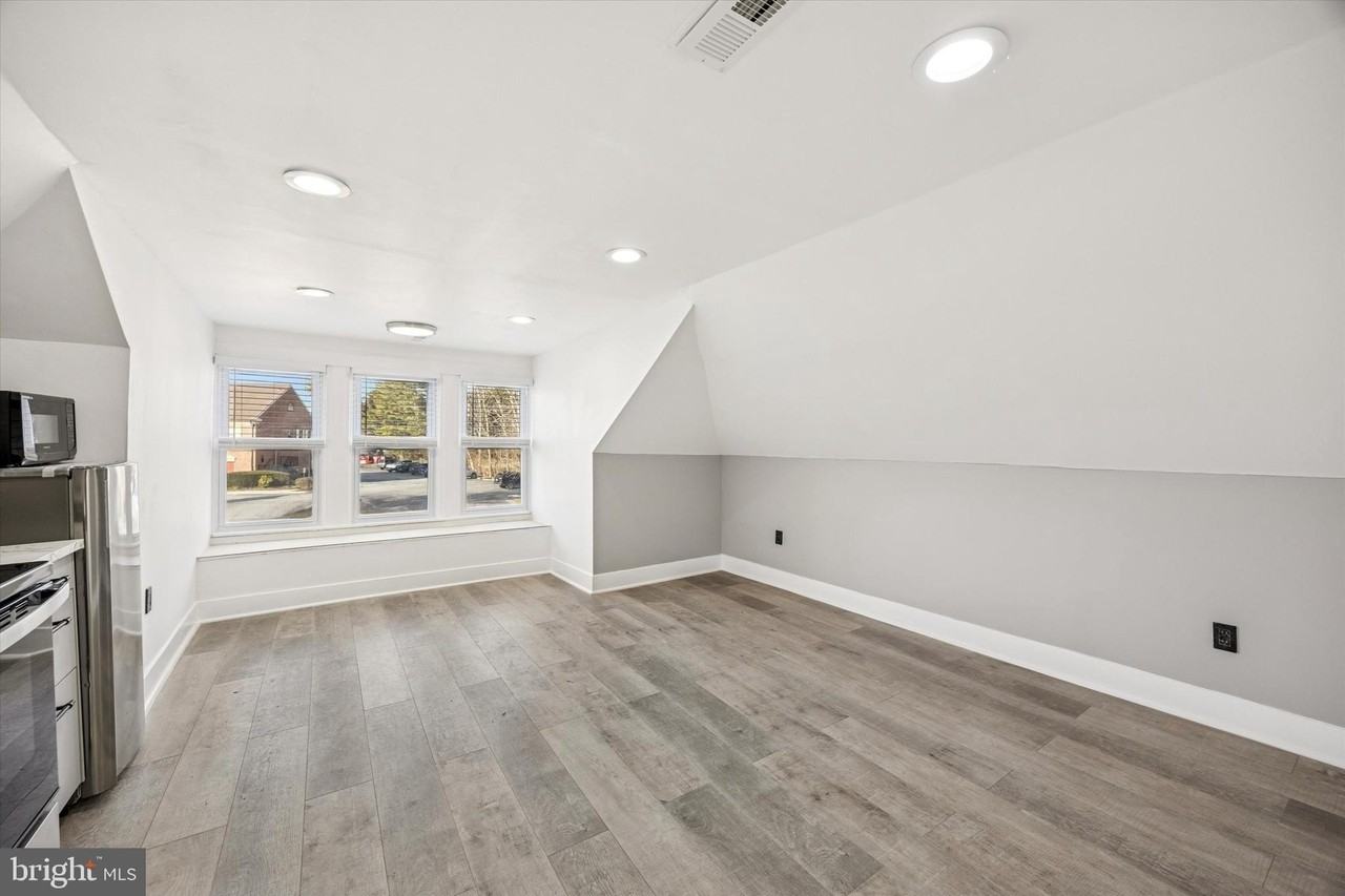 844 W Chester Pike #2 - Photo 5 of 11