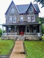 featured image of 206 N Swarthmore Ave