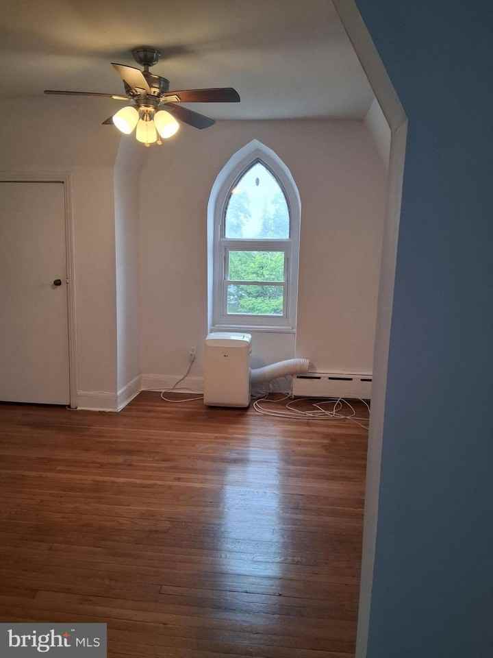 206 N Swarthmore Ave - Photo 4 of 13