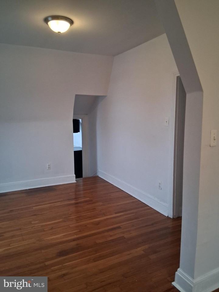 206 N Swarthmore Ave - Photo 6 of 13