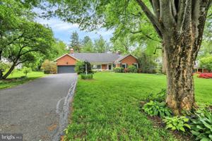 featured image of 1424 Center Rd