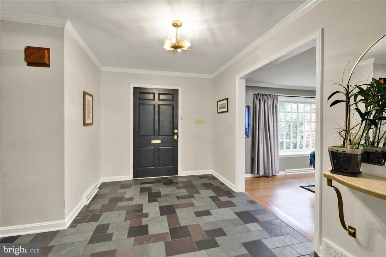 1424 Center Rd - Photo 6 of 42