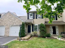 featured image of 1422 Oxford Cir