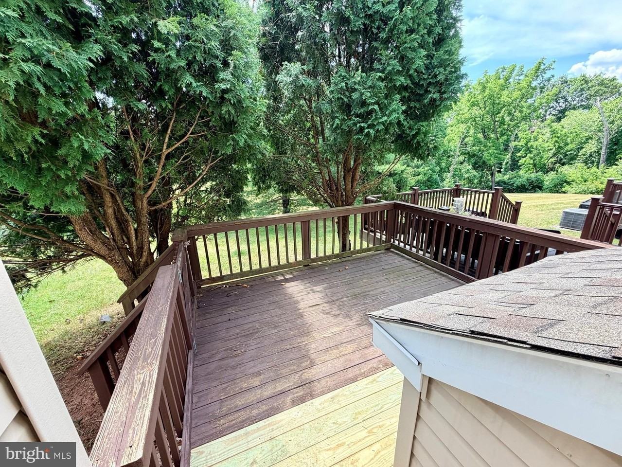 1422 Oxford Cir - Photo 5 of 18