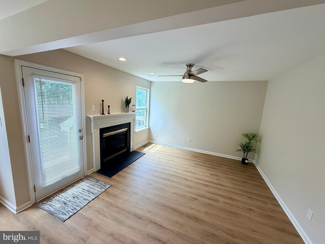 1422 Oxford Cir - Photo 6 of 18