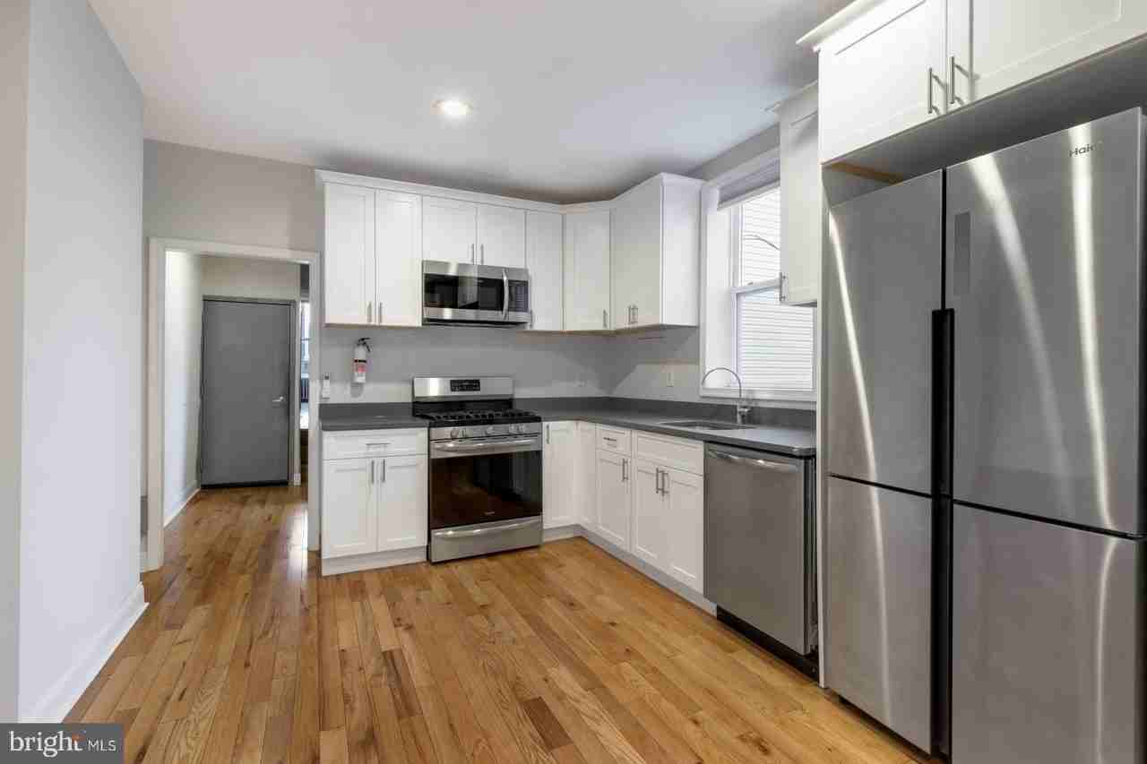 1302 N 19th St #2 - Photo 4 of 37