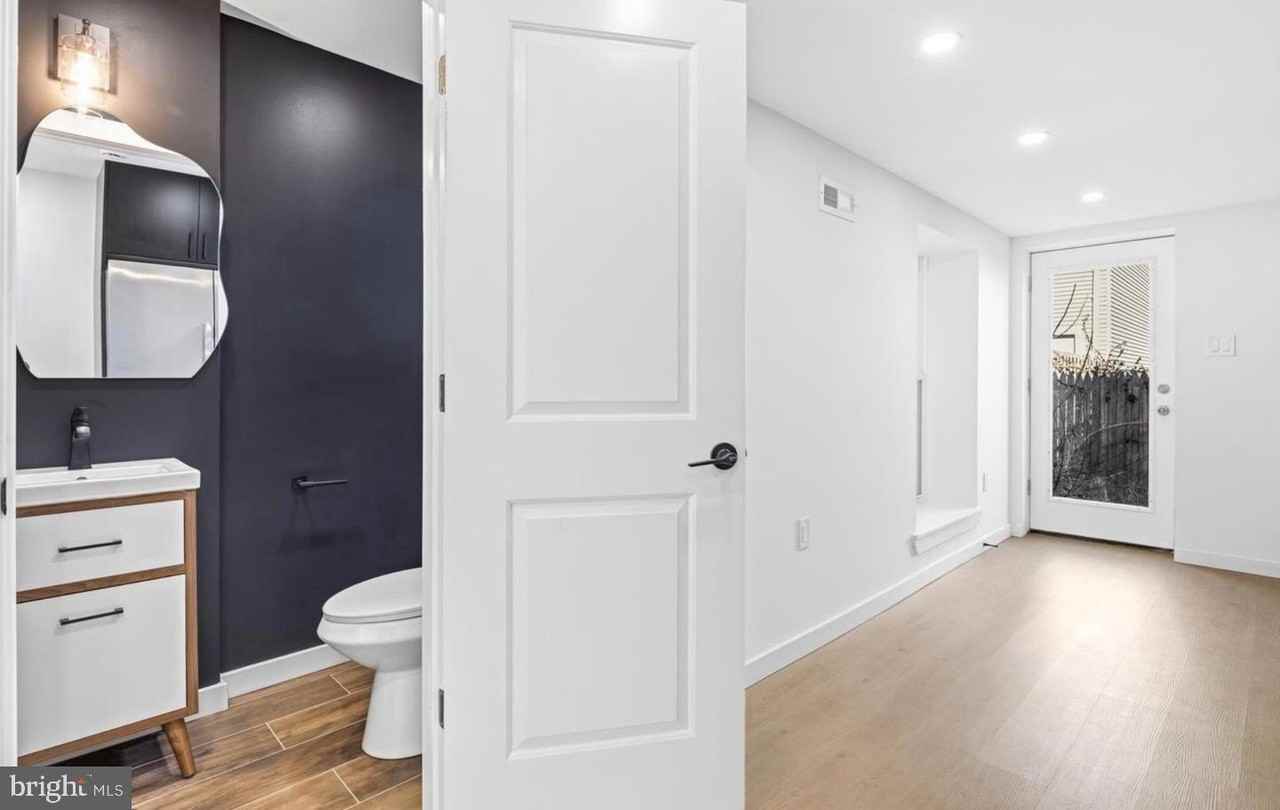 1819 E Albert St - Photo 7 of 12