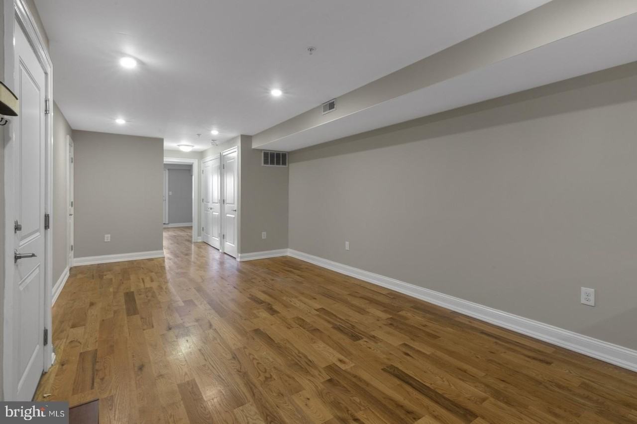 704 Alter St #D - Photo 3 of 27