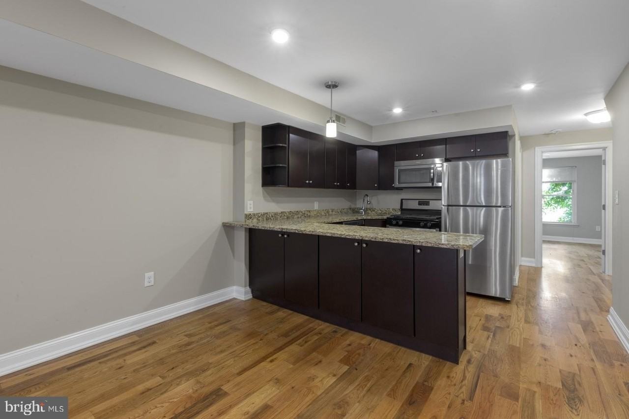 704 Alter St #D - Photo 4 of 27