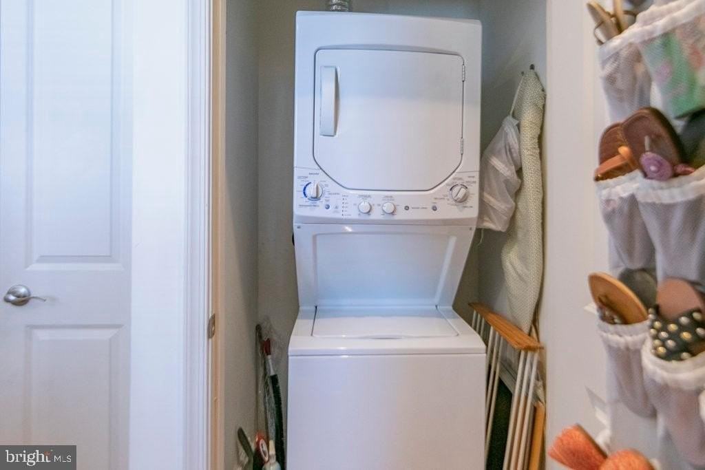 427 Monroe St #404 - Photo 2 of 10