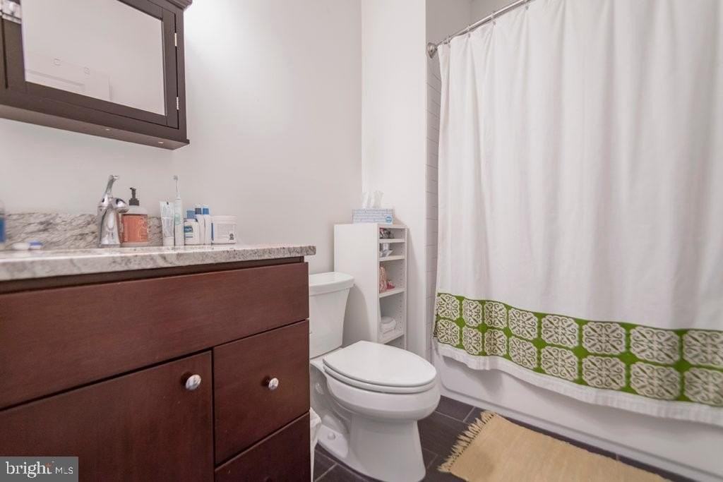 427 Monroe St #404 - Photo 6 of 10