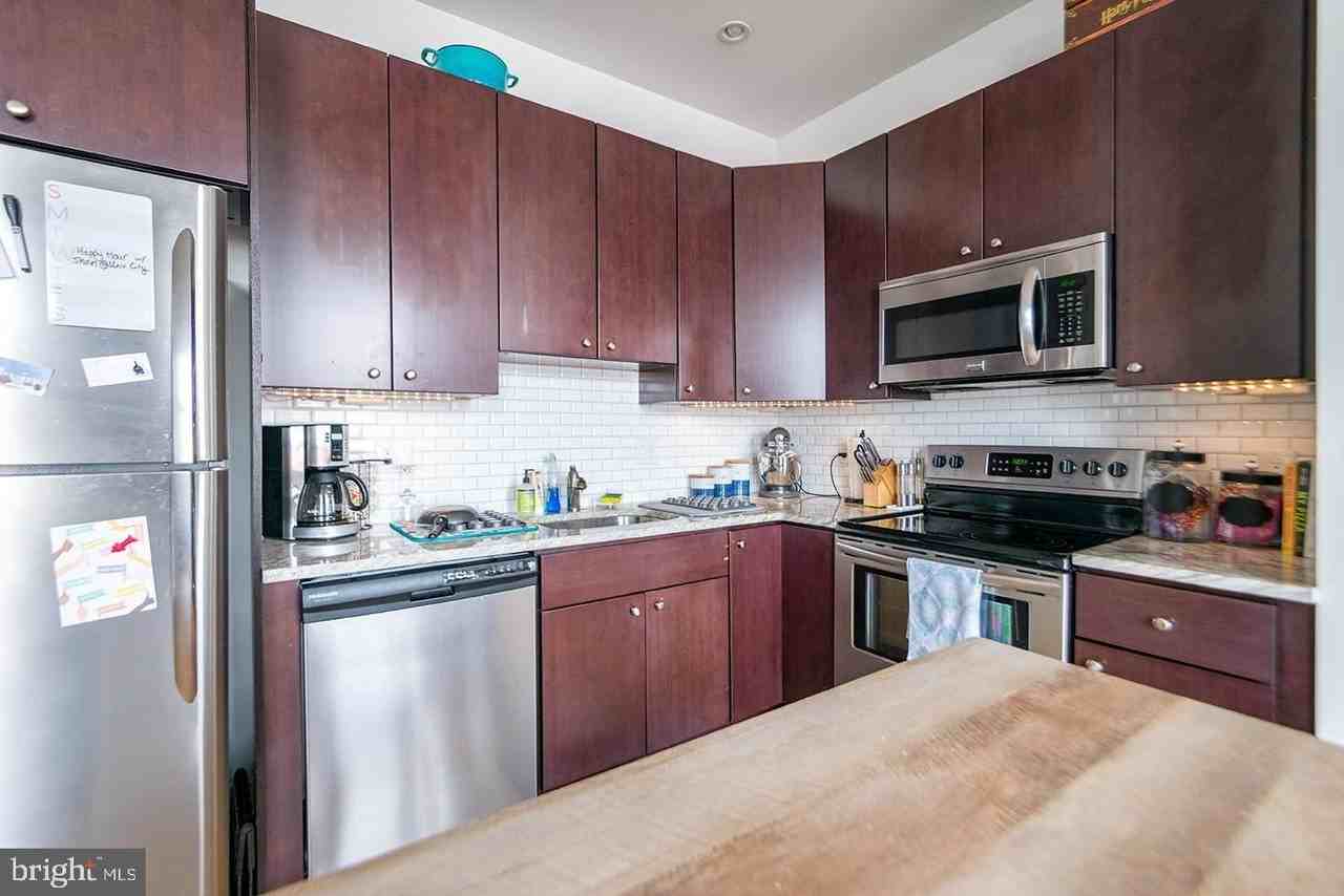 427 Monroe St #402 - Photo 2 of 14