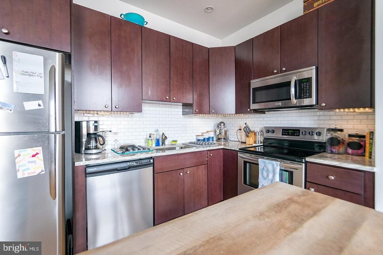427 Monroe St #202 - Photo 2 of 14